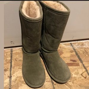 Women’s Bearpaw Boots Size 10 Eva Green